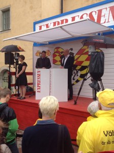 Statsminister Fredrik Reinfeldt (M) svarar på frågor under Almedalen