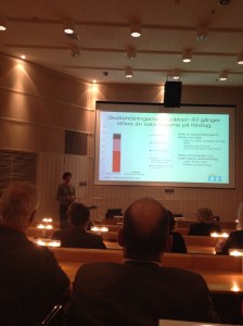 Blivande partiledare Anna Kinberg-Batra inför den moderata gruppen på SKL.