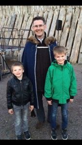 Valborgsfirandet på Trelleborgen förra året. Här med Albin och Adam.