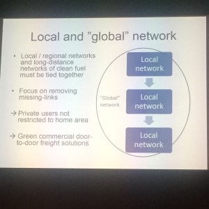 Gillar synliggörandet av att det är det lokala tillsammans med det lokala och det lokala som ger det globala.