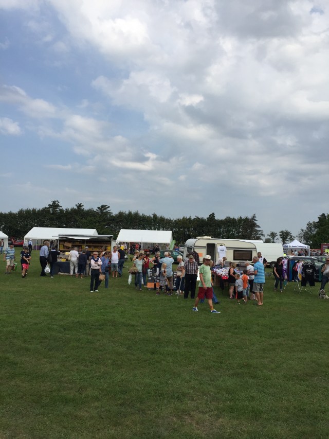 Gott om folk på Mitt i byn