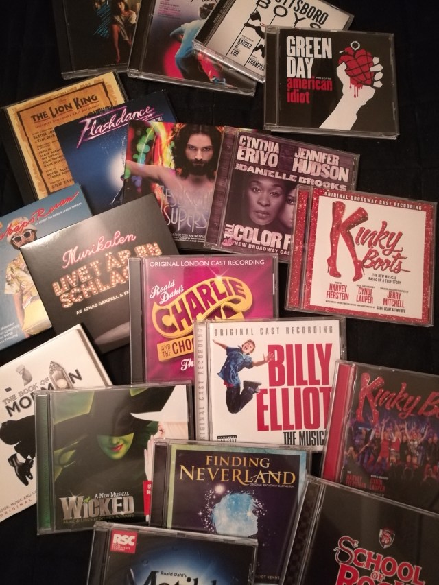 Några av de många CD-skivorna jag har från musikaler jag besökt