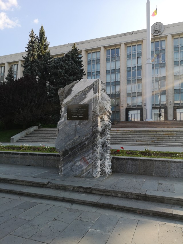 Minnessten över kommunismen