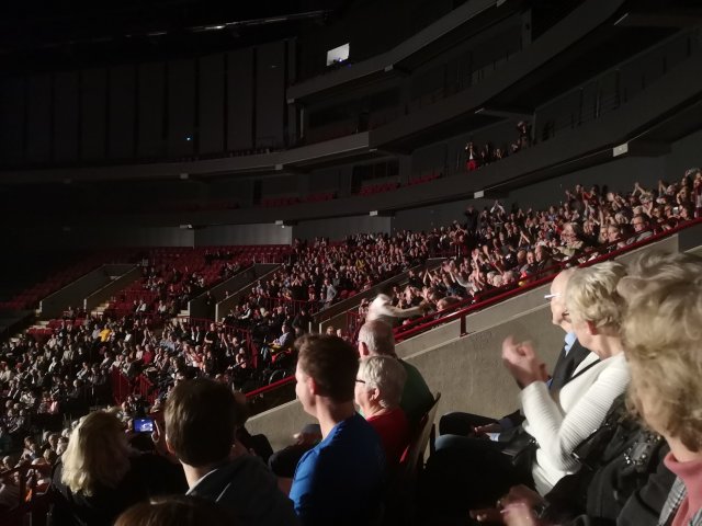 Elvis möter publiken 