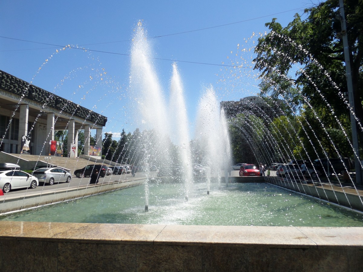 Fontan utanför opera- och baletthuset Chisinau